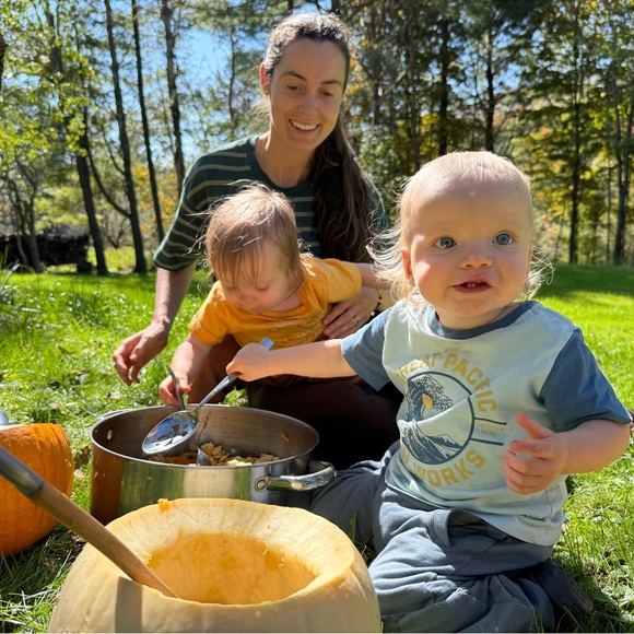 Meet your Posher, Caitlin - Picture 2 of 4